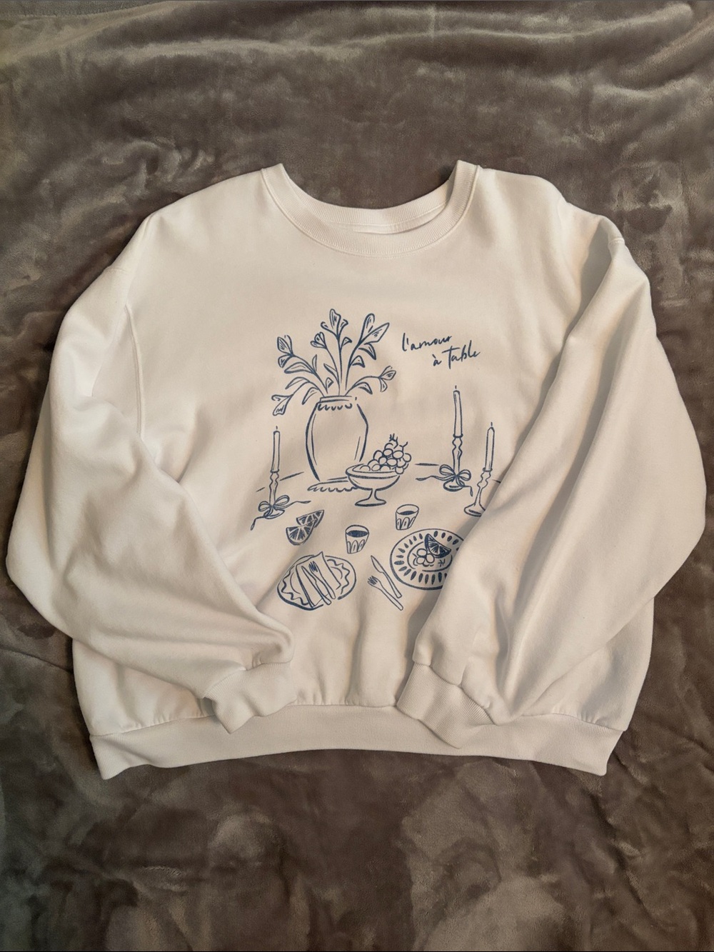 Hollister White and Blue Crewneck Sweatshirt